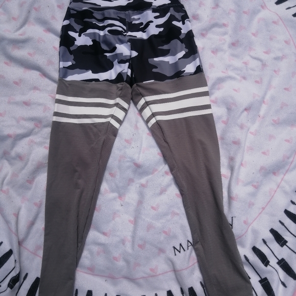 Legging sport gear 3 for 20$ - Picture 3 of 6